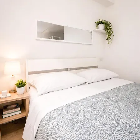 Pied A Terre Barberini-3